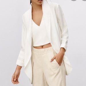 Aritzia Wilfred Chevalier Blazer (Crepe)